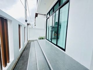 For sale 4 bedrooms house in Mueang Chiang Mai, Chiang Mai