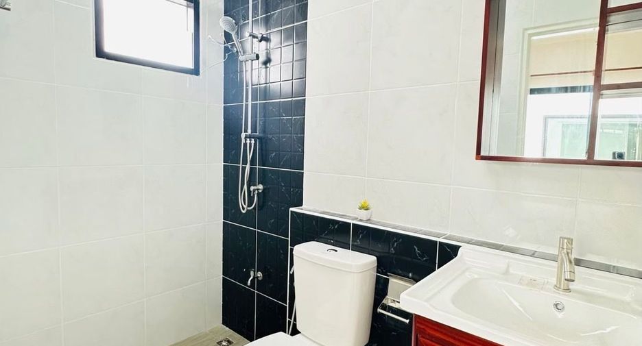 For sale 4 bedrooms house in Mueang Chiang Mai, Chiang Mai