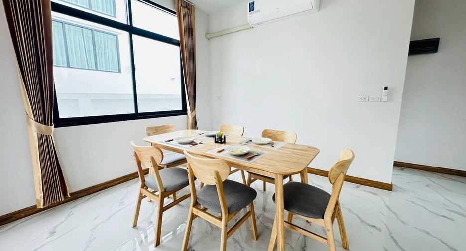 For sale 4 bedrooms house in Mueang Chiang Mai, Chiang Mai