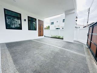 For sale 4 bedrooms house in Mueang Chiang Mai, Chiang Mai