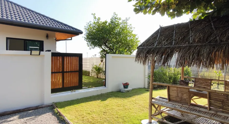 For sale 3 bedrooms house in Mueang Lamphun, Lamphun