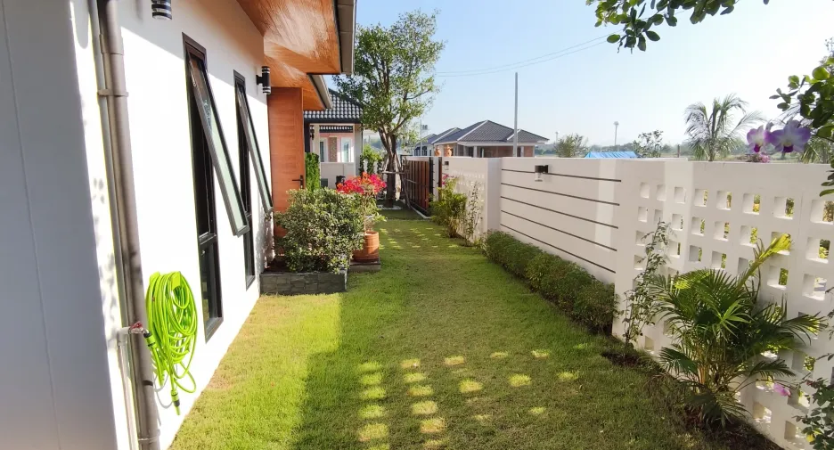 For sale 3 bedrooms house in Mueang Lamphun, Lamphun