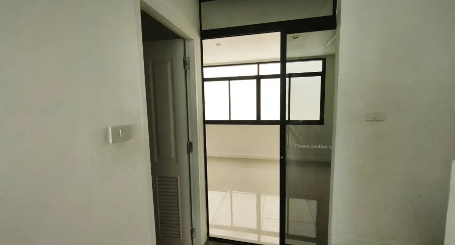 For rent 4 bedrooms retail Space in Mueang Chiang Mai, Chiang Mai
