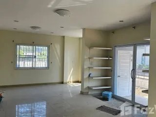 À vendre 3 chambres maison à Mueang Lamphun, Lamphun