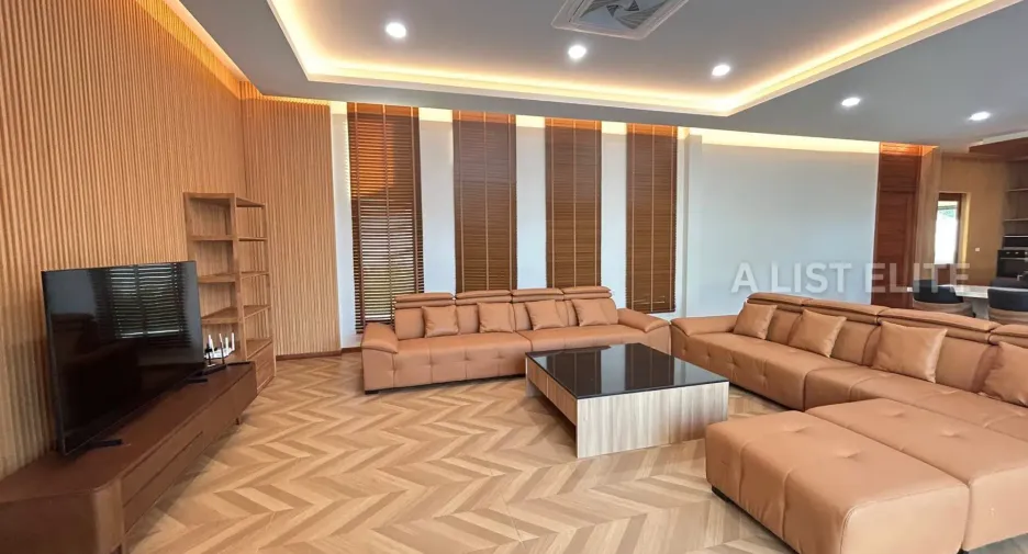 For rent 5 bedrooms house in Bang Lamung, Chonburi