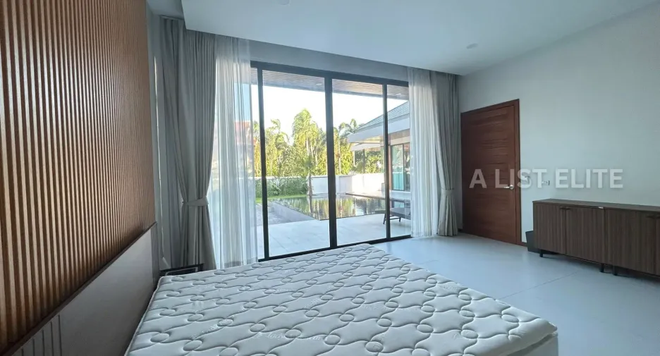 For rent 5 bedrooms house in Bang Lamung, Chonburi