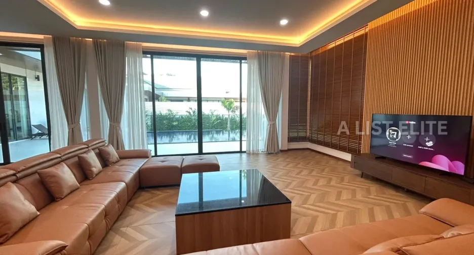 For rent 5 bedrooms house in Bang Lamung, Chonburi