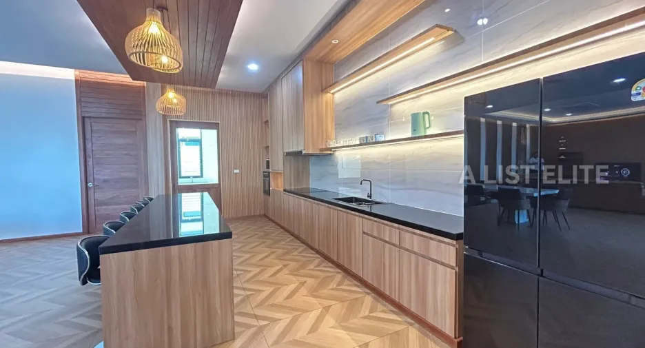 For rent 5 bedrooms house in Bang Lamung, Chonburi