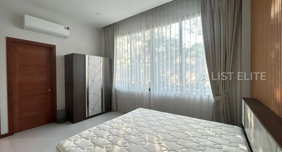 For rent 5 bedrooms house in Bang Lamung, Chonburi