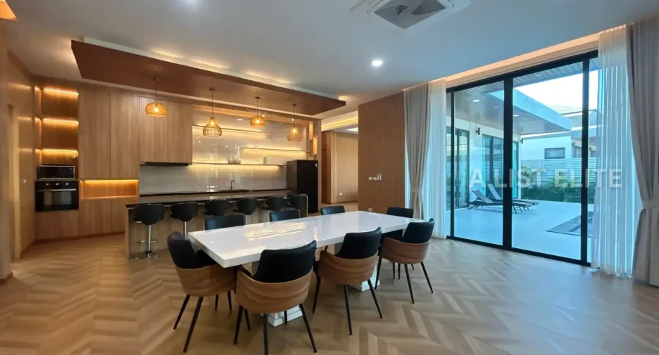 For rent 5 bedrooms house in Bang Lamung, Chonburi