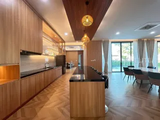 Haus zur Miete mit 5 Zimmer in Bang Lamung, Chonburi