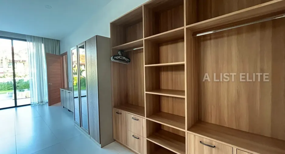 For rent 5 bedrooms house in Bang Lamung, Chonburi