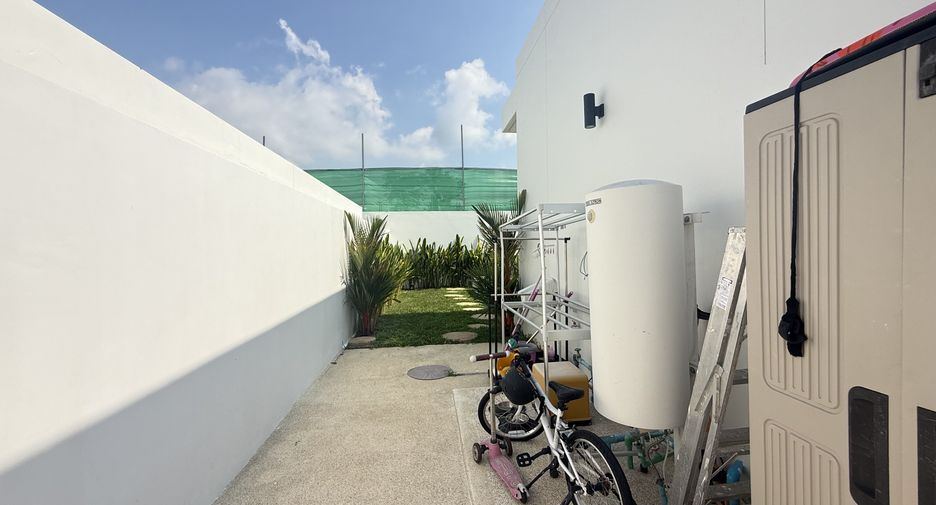 For sale 3 bedrooms villa in Thalang, Phuket