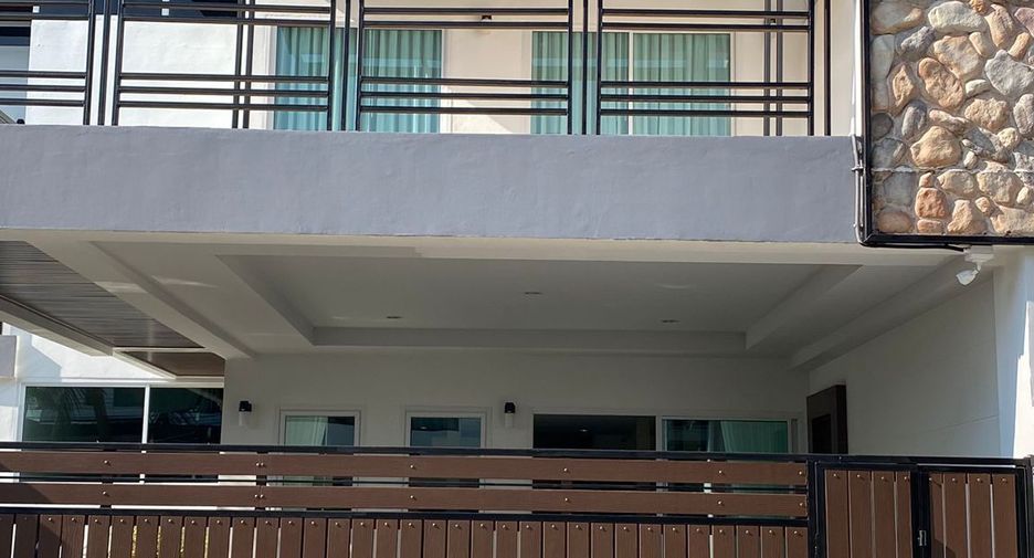 出售 和 出租 3 卧室 别墅 在 Bang Lamung, Chon Buri