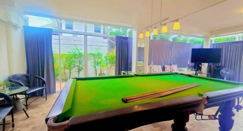 À vendre et à louer 5 chambres villa à Bang Lamung, Chonburi