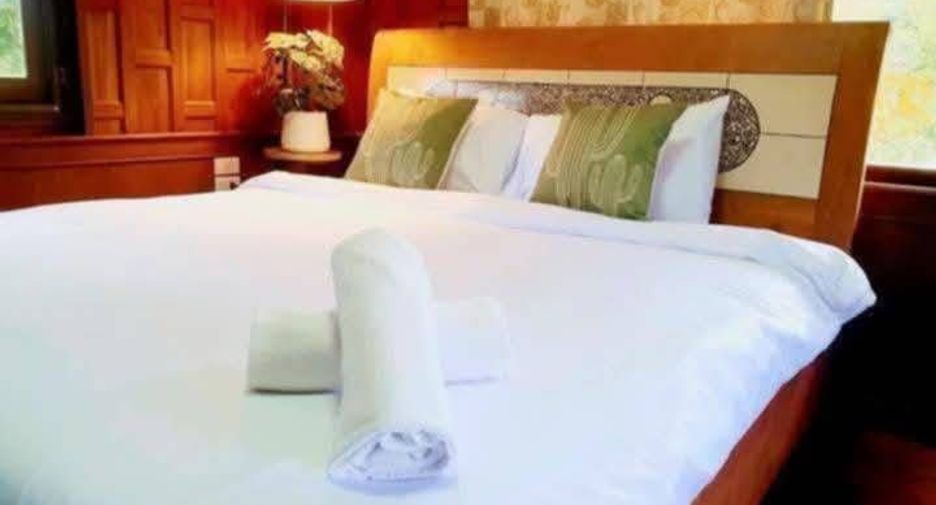 À vendre et à louer 5 chambres villa à Bang Lamung, Chonburi