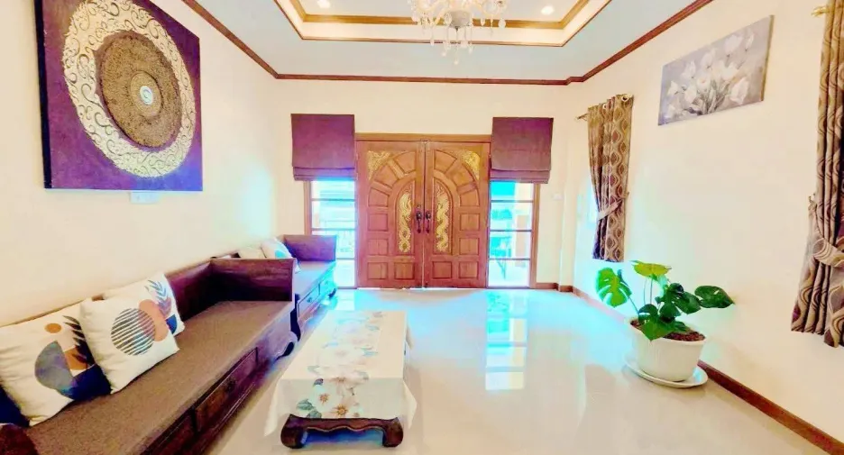 For sale and for rent 4 bedrooms villa in Bang Lamung, Chonburi