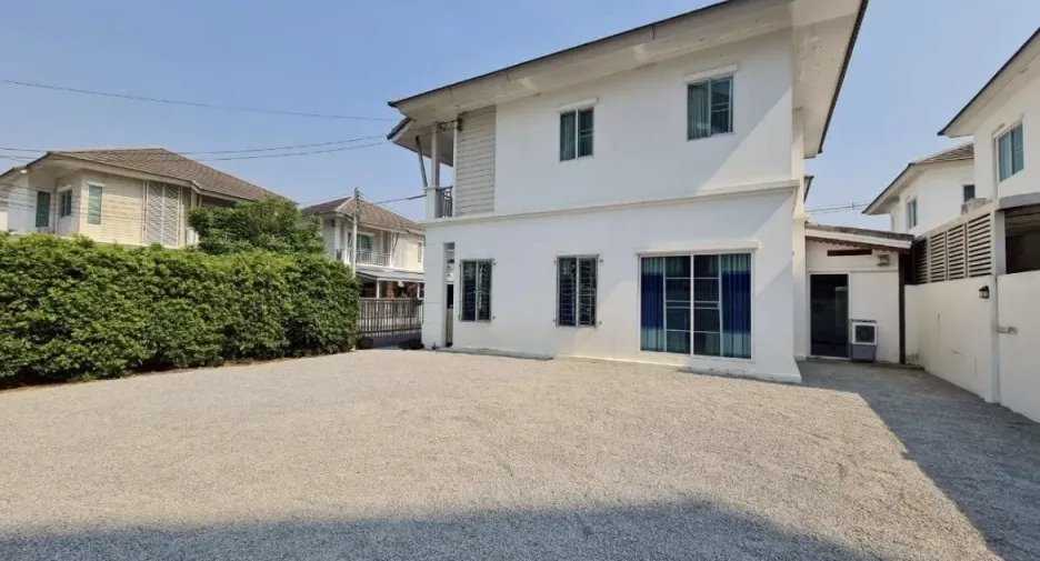For rent 3 bedrooms house in Mueang Chiang Mai, Chiang Mai