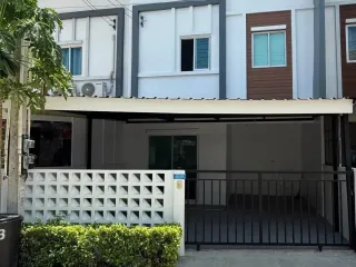 出售 3 卧室 联排别墅 在 Bang Lamung, Chon Buri