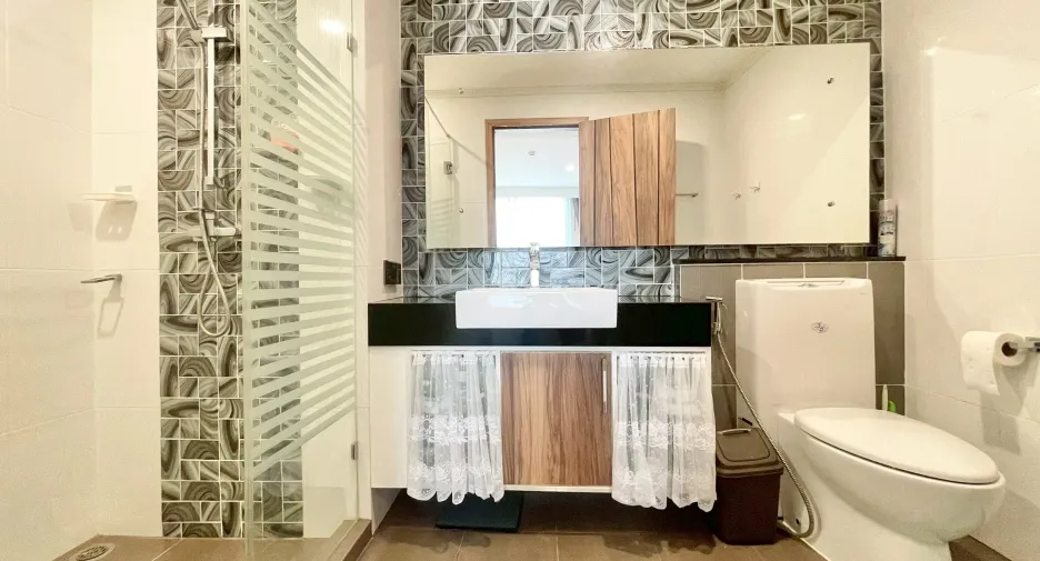 For sale and for rent 2 bedrooms condo in Jomtien, Pattaya