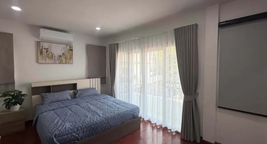 For rent 4 bedrooms house in Mueang Chiang Mai, Chiang Mai