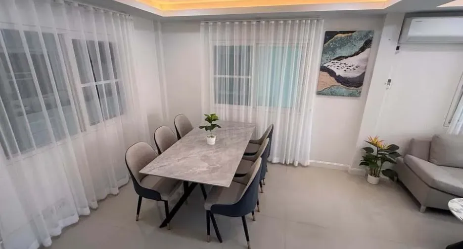 For rent 4 bedrooms house in Mueang Chiang Mai, Chiang Mai