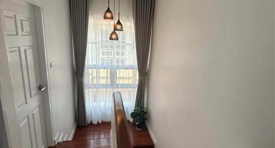 For rent 4 bedrooms house in Mueang Chiang Mai, Chiang Mai