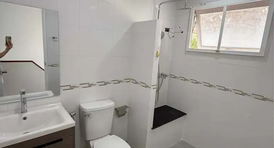 For rent 4 bedrooms house in Mueang Chiang Mai, Chiang Mai
