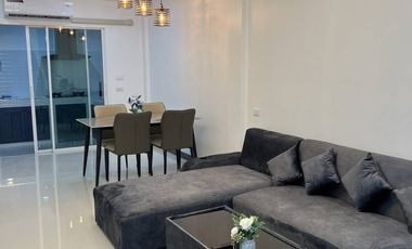 Casa en alquiler de 3 habitaciones en Bang Lamung, Chonburi