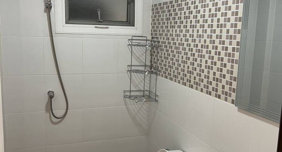 Haus zur Miete mit 3 Zimmer in Bang Lamung, Chonburi