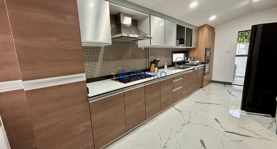 Haus zur Miete und zum Kauf mit 3 Zimmer in Bang Lamung, Chonburi
