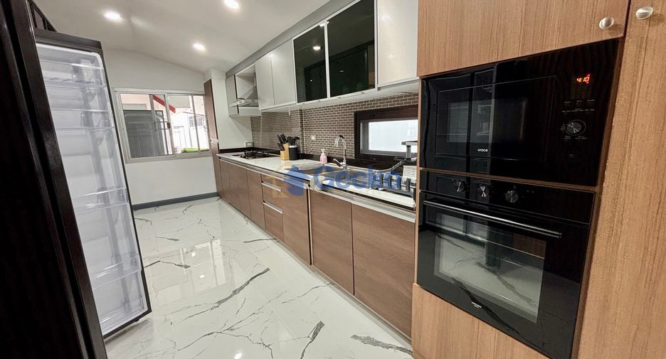 Haus zur Miete und zum Kauf mit 3 Zimmer in Bang Lamung, Chonburi
