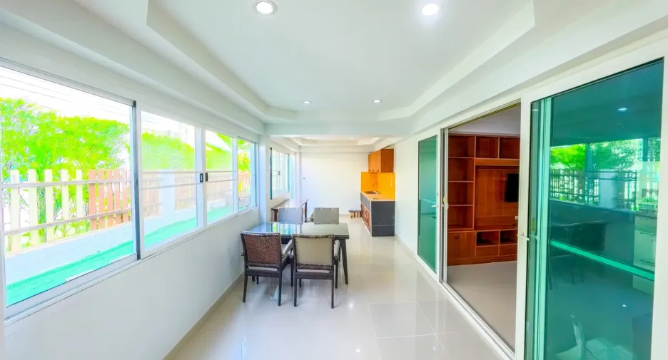 For rent and for sale 6 bedrooms house in Bang Lamung, Chonburi