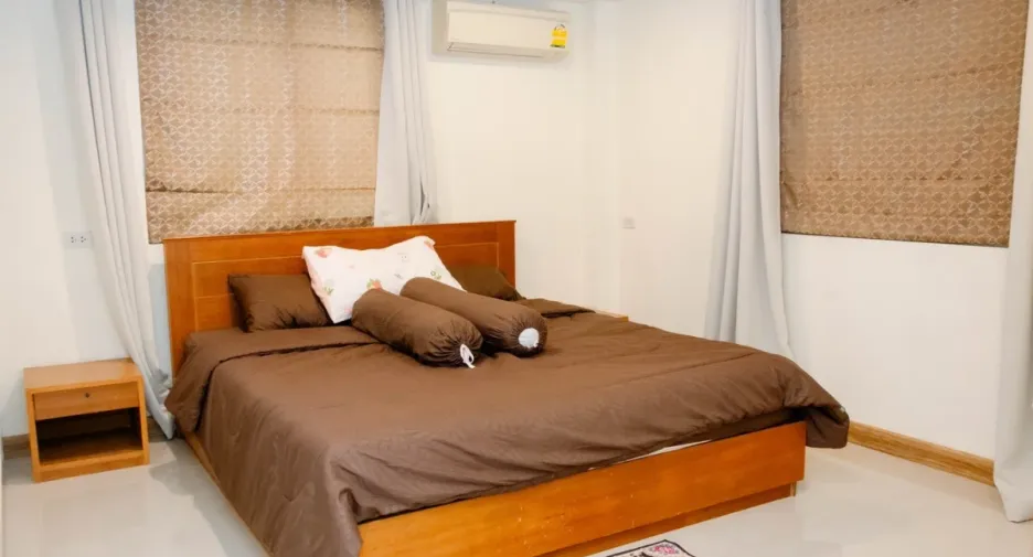 For rent and for sale 6 bedrooms house in Bang Lamung, Chonburi