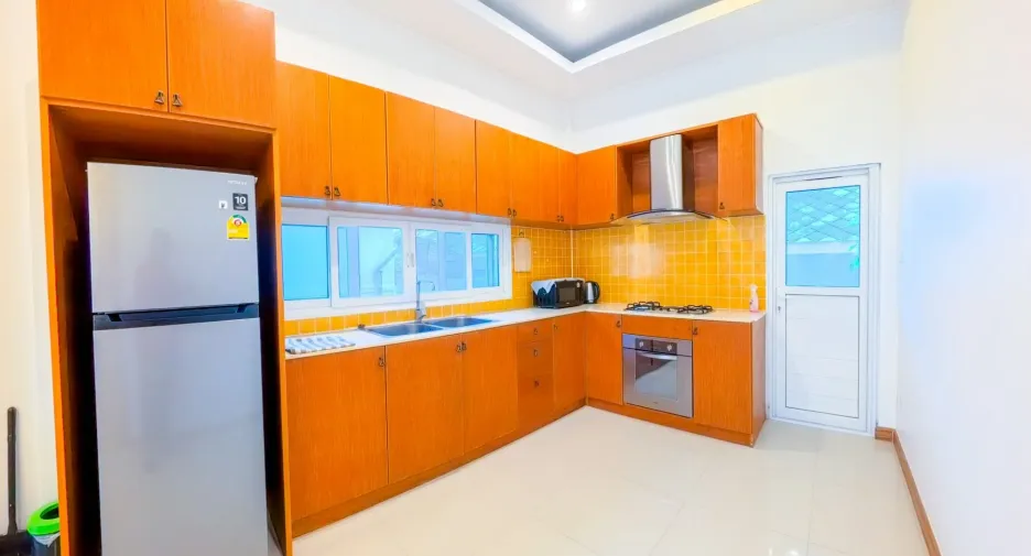 For rent and for sale 6 bedrooms house in Bang Lamung, Chonburi