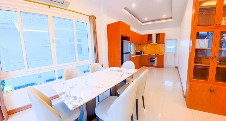 For rent and for sale 6 bedrooms house in Bang Lamung, Chonburi