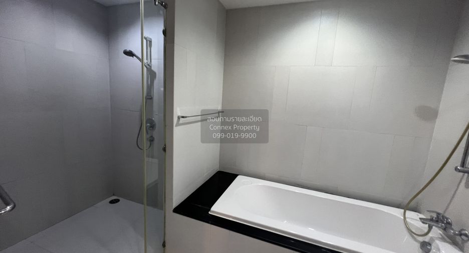 For rent 2 bedrooms condo in Sathon, Bangkok