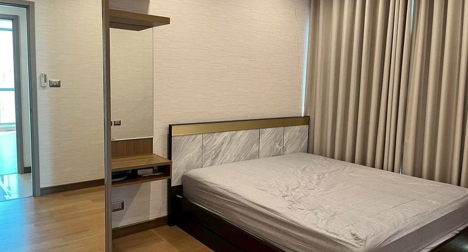 For rent 2 bedrooms condo in Watthana, Bangkok