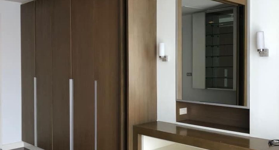 For sale and for rent 3 bedrooms condo in Khlong Toei, Bangkok