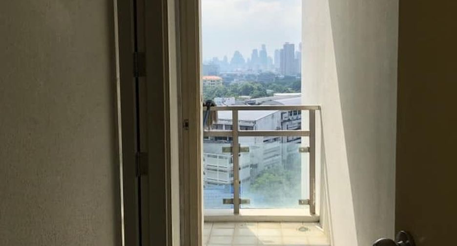 For sale and for rent 3 bedrooms condo in Khlong Toei, Bangkok