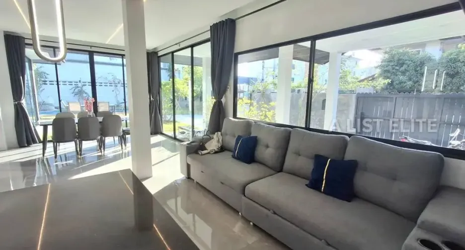 For rent 7 bedrooms house in Bang Lamung, Chonburi