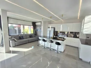 À louer 7 chambres maison à Bang Lamung, Chonburi