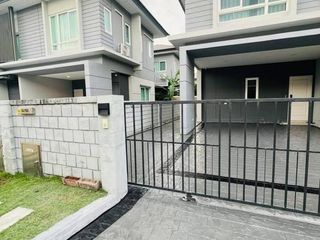 Haus zur Miete mit 4 Zimmer in Prawet, Bangkok