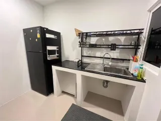 Haus zur Miete mit 4 Zimmer in Prawet, Bangkok