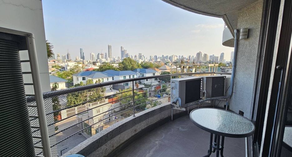 For sale and for rent 2 bedrooms condo in Watthana, Bangkok