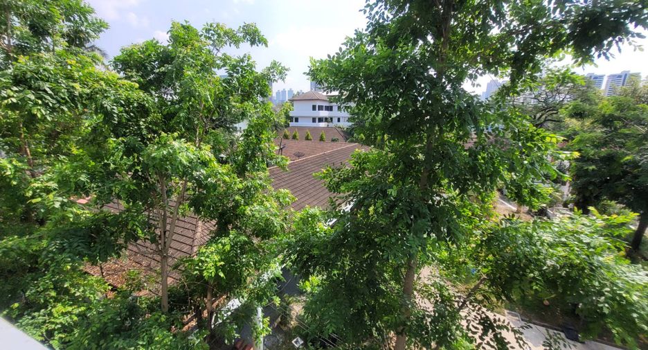 For rent and for sale 2 bedrooms condo in Watthana, Bangkok