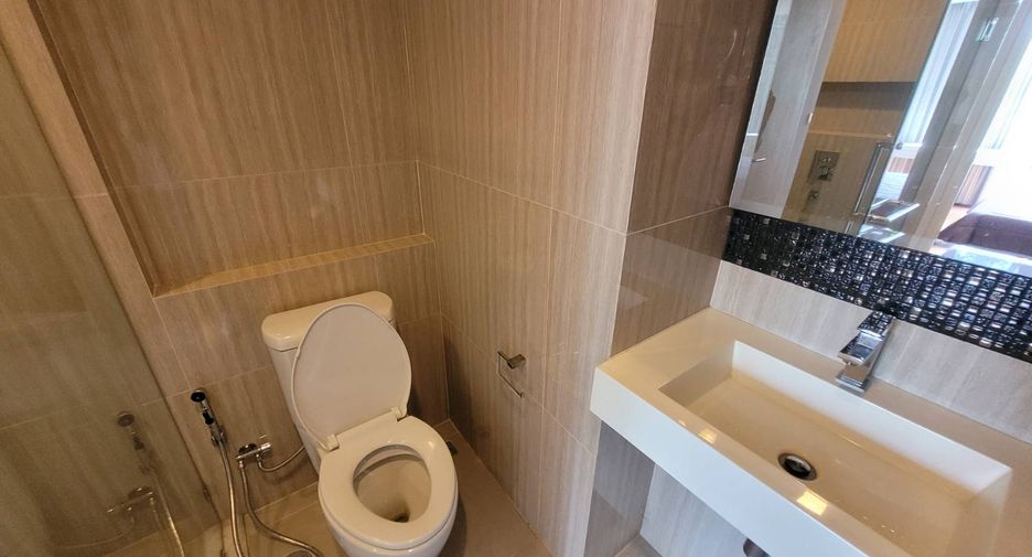 For rent and for sale 2 bedrooms condo in Watthana, Bangkok