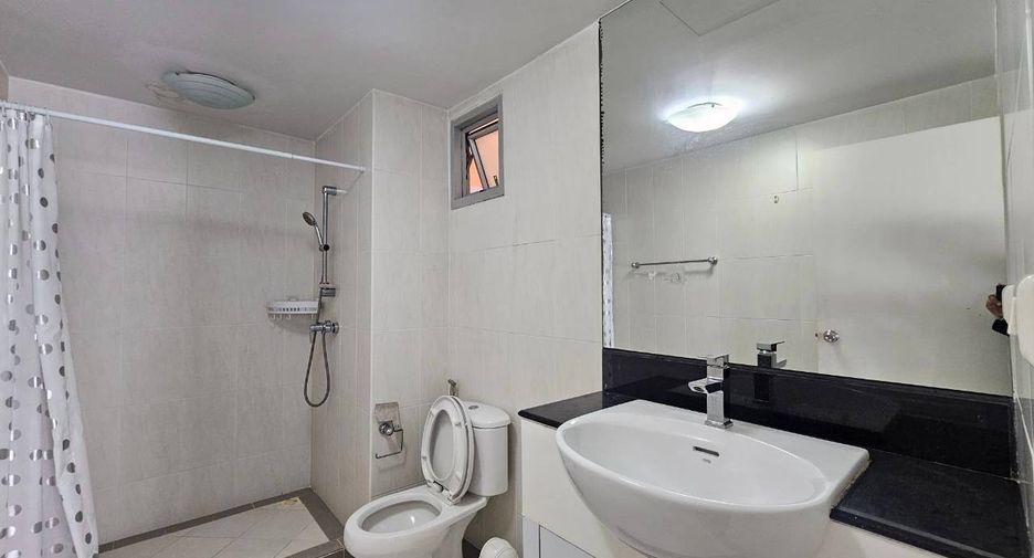 À louer et à vendre 2 chambres condo à Watthana, Bangkok