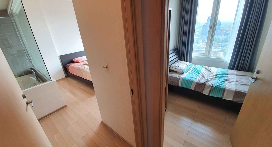 For rent 2 bedrooms condo in Khlong Toei, Bangkok