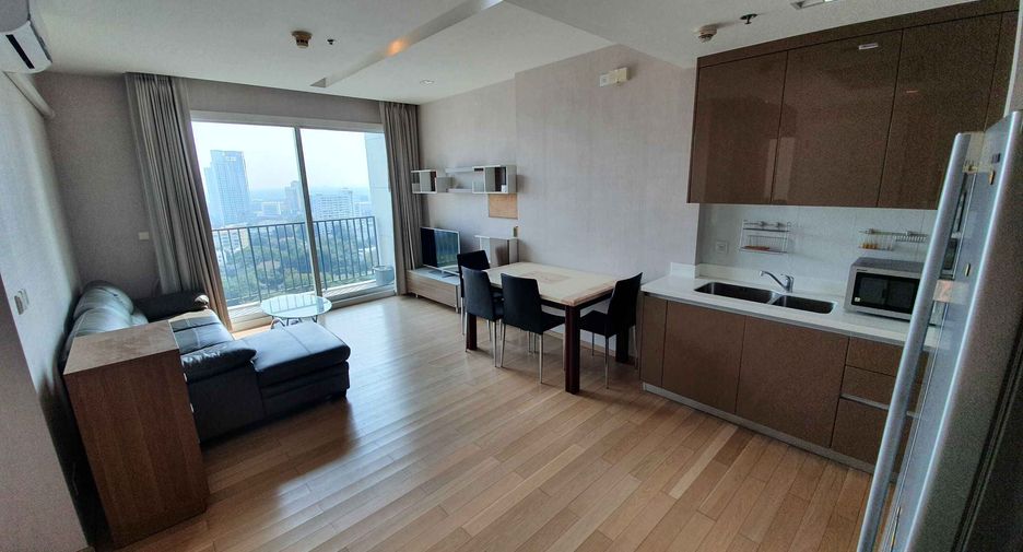 For rent 2 bedrooms condo in Khlong Toei, Bangkok